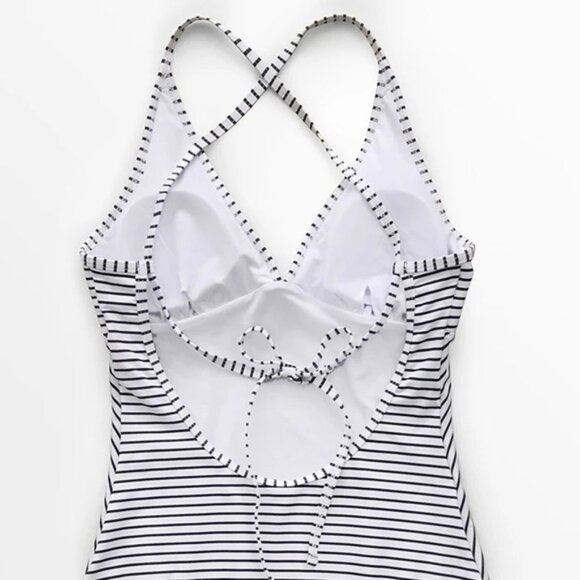 NWT - Cupshe  Bundle - 2 New Swimsuits - Picture 13 of 14